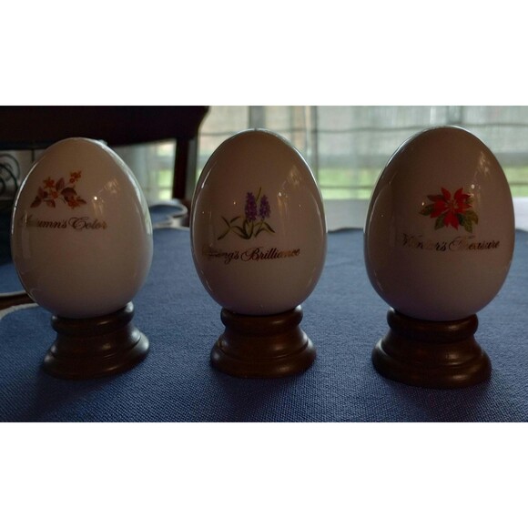 Vintage Avon Porcelain Eggs | Spring Autum Winter Original Box | Set of Three - Picture 2 of 4